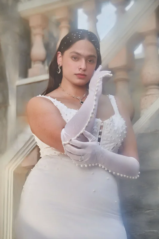 Clovia White Mesh Pearl Embroidered Gloves